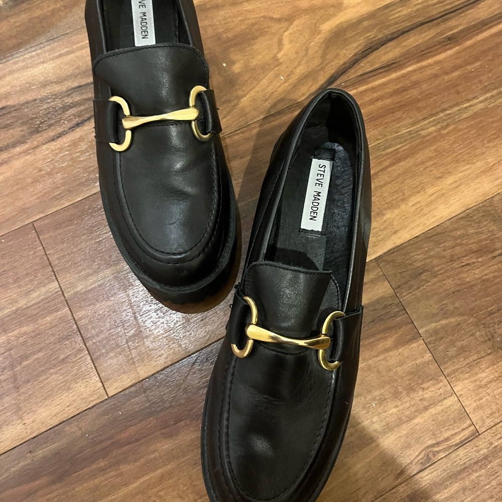 Black Steve Madden clogs